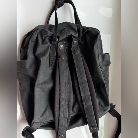 Fjällräven Kånken Classic Backpack Black – 16L - Picture 3 of 10